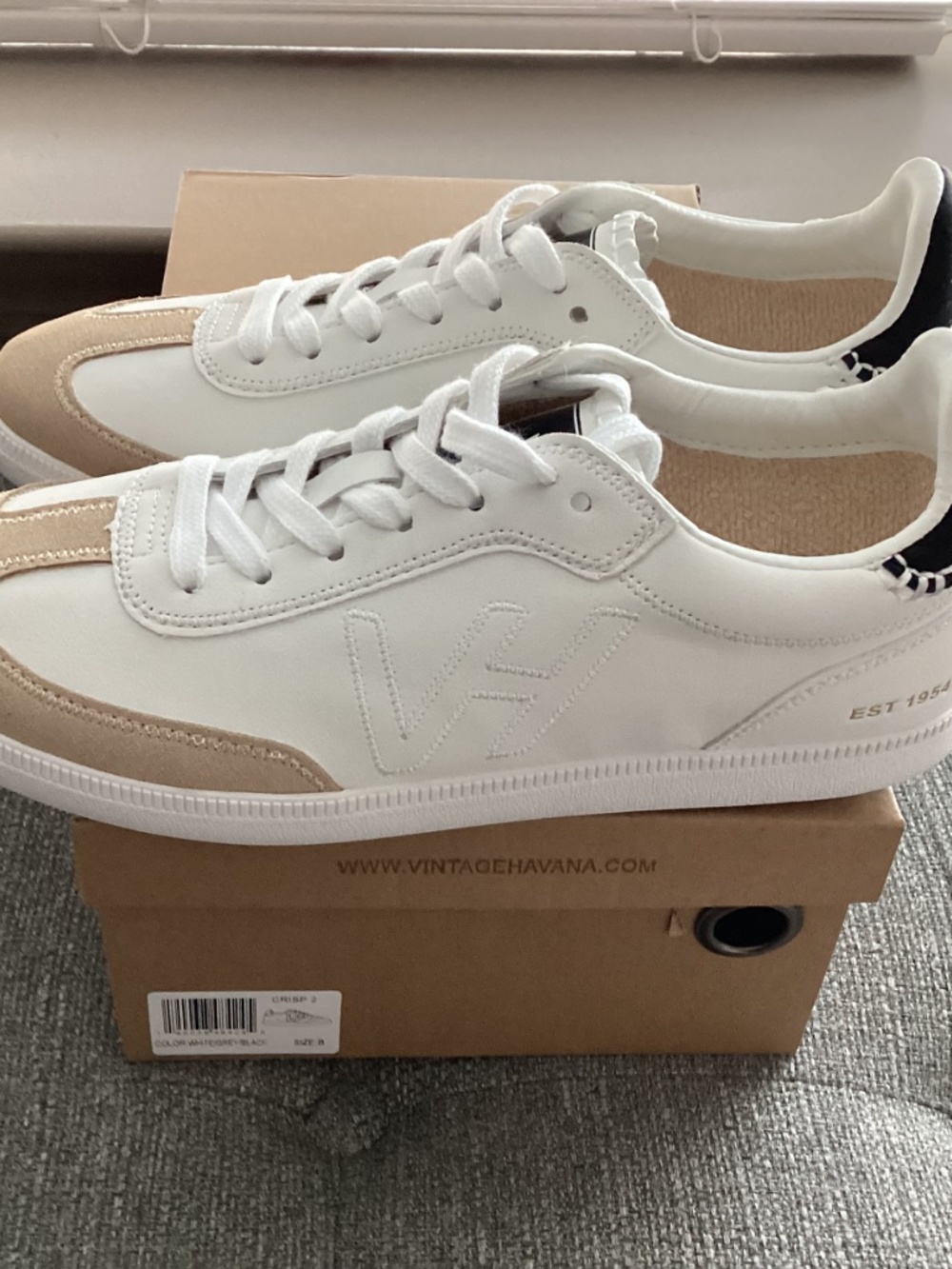 Vintage Havana Crisp Sneaker (Women), size 8 - Picture 12 of 13